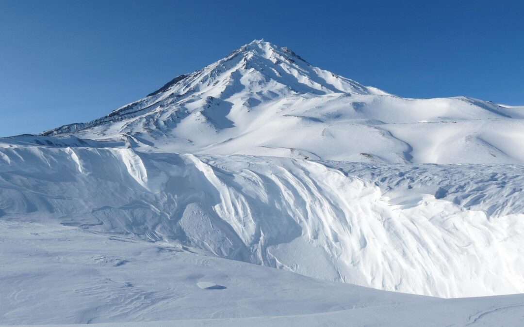 Snowcat Tours For Friends: Snowcat Adventures, Relaxing Spas, And Tranquil…
